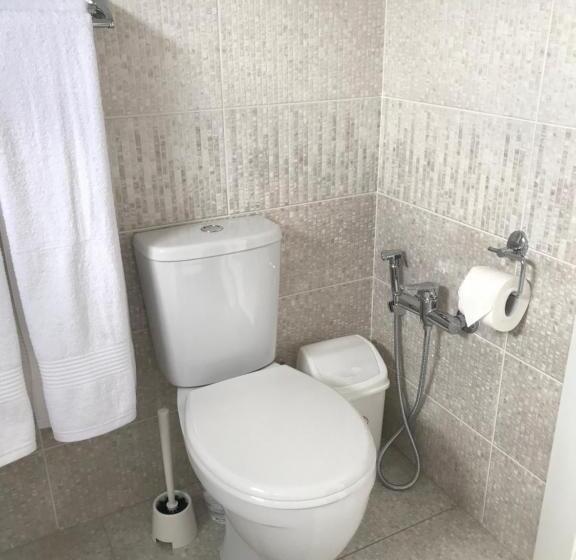 اتاق لوکس چهار تخته, Guest House “aura”