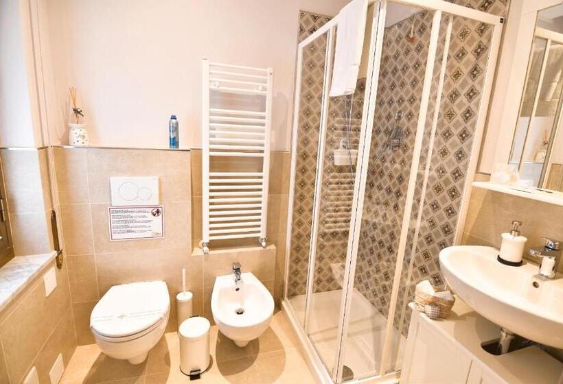 اتاق لوکس, Sunny Rooms