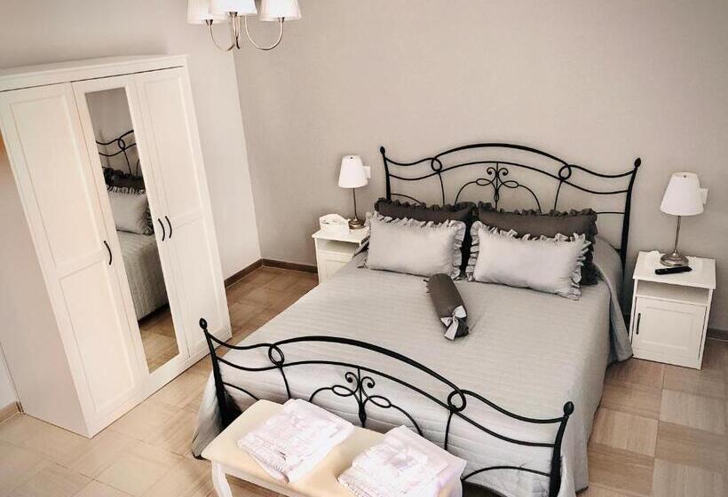 اتاق لوکس, Sunny Rooms