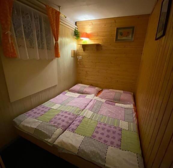 غرفة قياسية رباعية, Pension Krupka 443   Ski Herlikovice A Bubákov