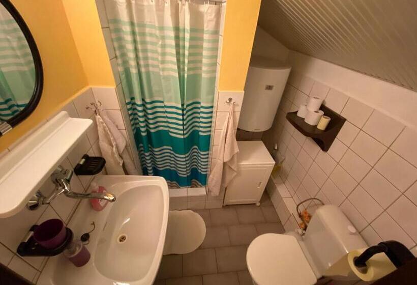 غرفة قياسية ثلاثية, Pension Krupka 443   Ski Herlikovice A Bubákov