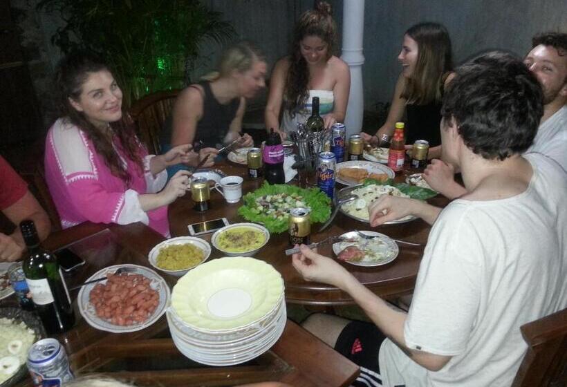 베이직 3인 룸, Shantha Surf Villa