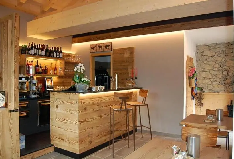 Standard-huone Terassi, Chalet Torcel Affittacamere