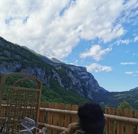 Superior Kolmen Hengen Huone, Chalet Torcel Affittacamere