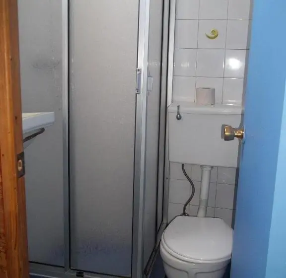 اتاق استاندارد چهار تخته, Hostal Armando