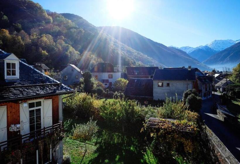 舒适三人间, Le Poujastou