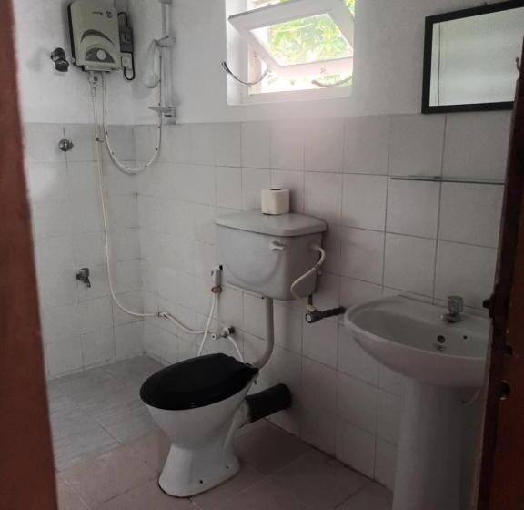 Номер Стандарт Трехместный, Lovely Flowers In Mount Lavinia