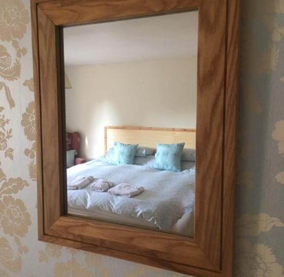 غرفة قياسية, Hillarnias Tearoom And B&b