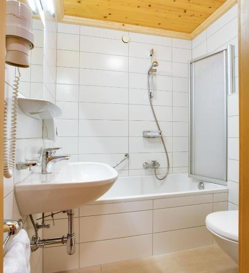 غرفة قياسية مزوَّدة بشُرفة, Burtschahof