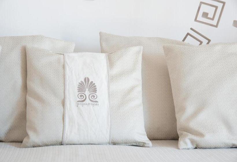 이그제큐티브 룸, Donnarumma