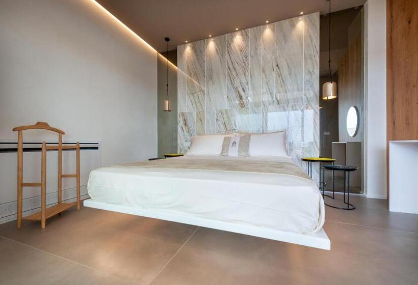 جناح ديلوكس مطل على البحر, Donnarumma