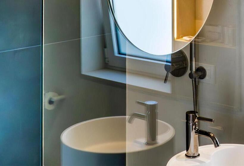 주니어 스위트 바다 전망, Donnarumma