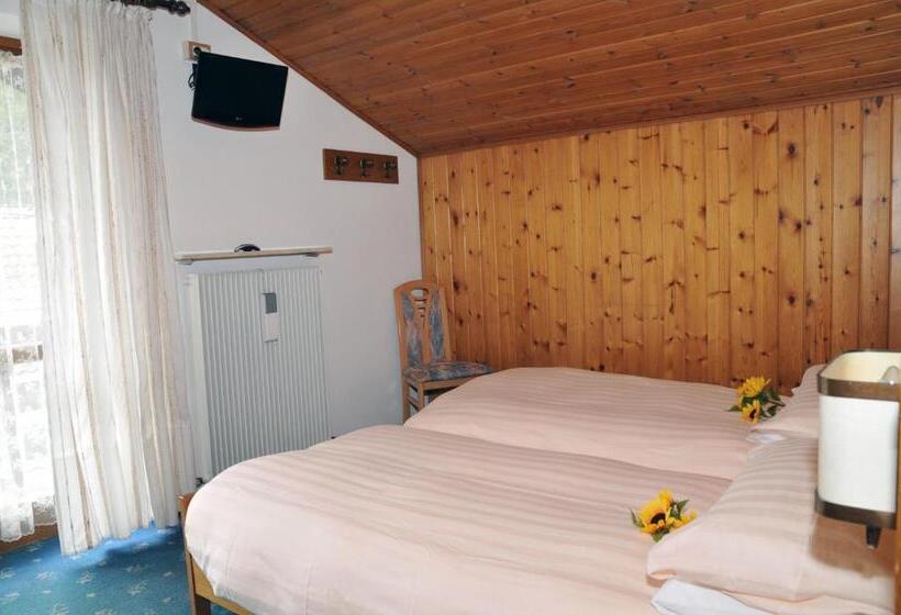 标准间, Garni Val Udai