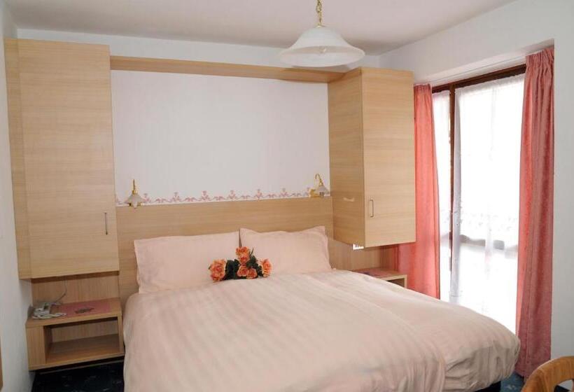 带阳台的标准单人间, Garni Val Udai