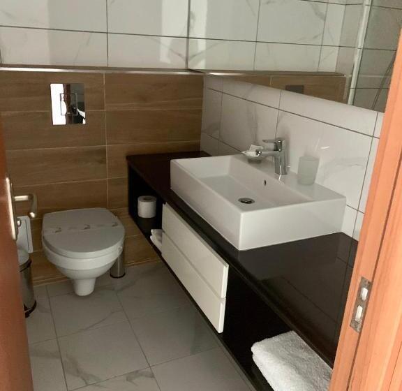 Pokój Deluxe, Meteor