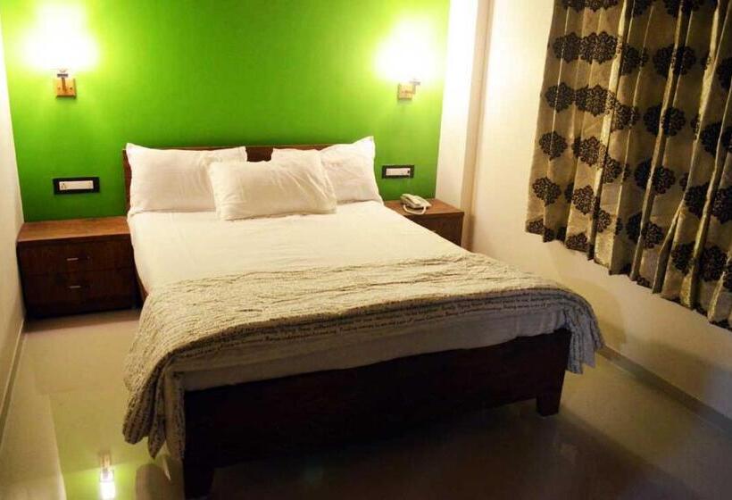 חדר דלוקס, Nirvana Inn