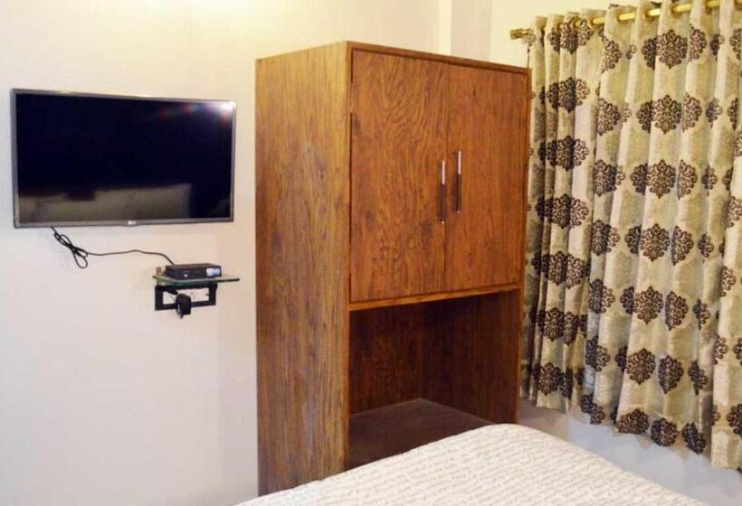 חדר דלוקס, Nirvana Inn