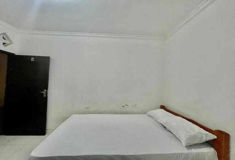 デラックスルーム, Oyo Life 93504 Kost Krisna