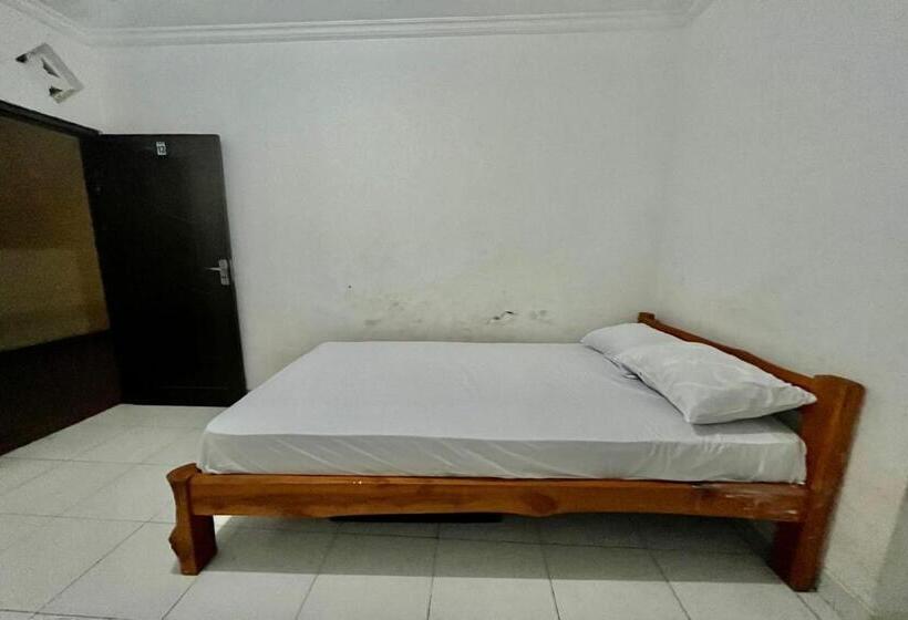 חדר דלוקס, Oyo Life 93504 Kost Krisna