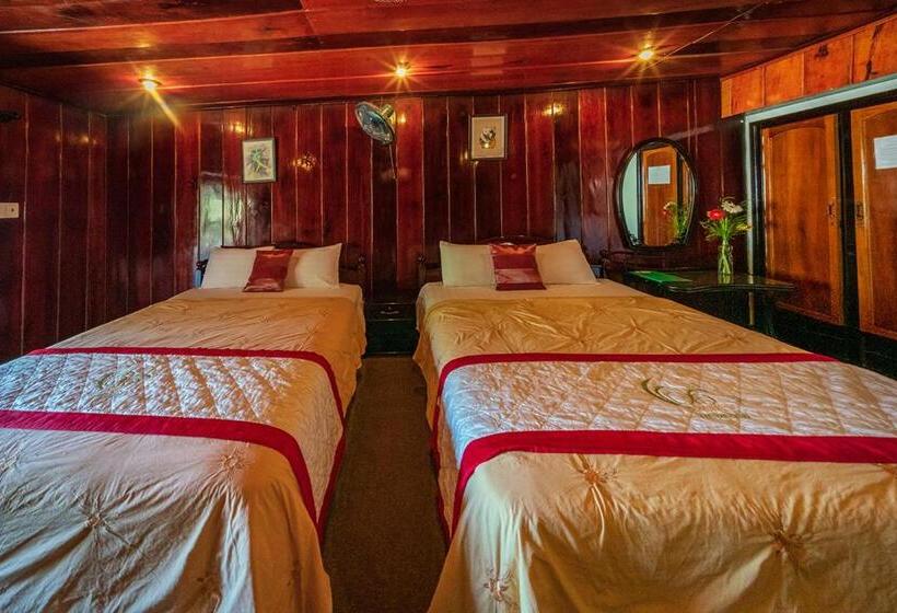 חדר סטנדרט לארבעה, Ven Ven