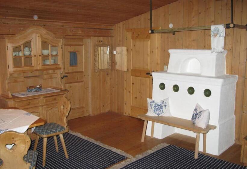 ２ベッドルームアパートメント, Adlerhorst