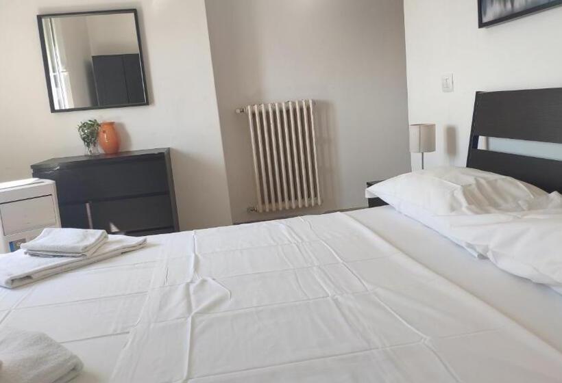 اتاق استاندارد با سرویس بهداشتی مشترک, Airport Guest House Pisa