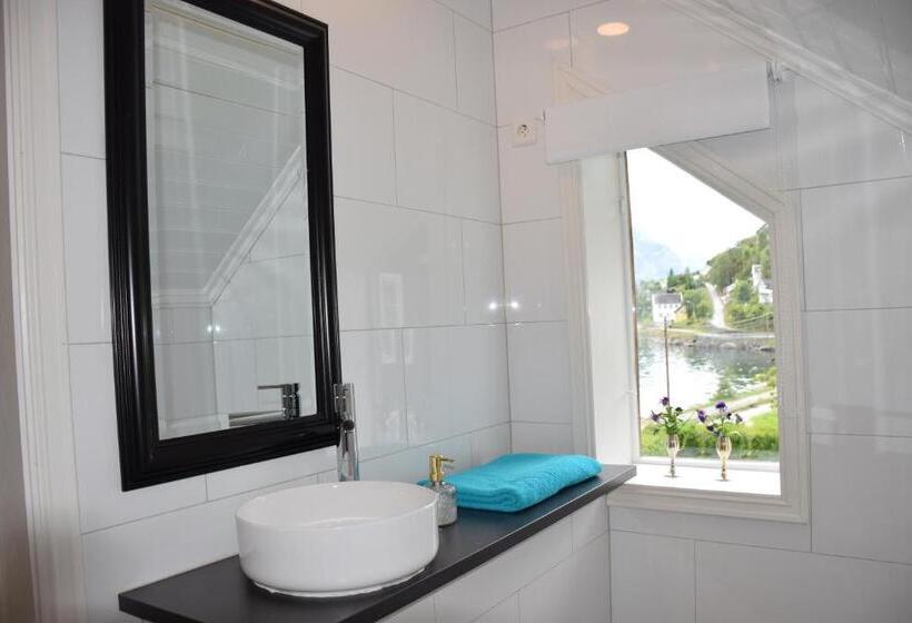 חדר דלוקס צדדי נוף לים, Døsen Gård