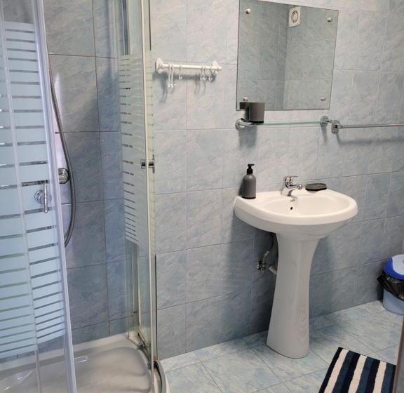 Номер Стандарт, Kys House