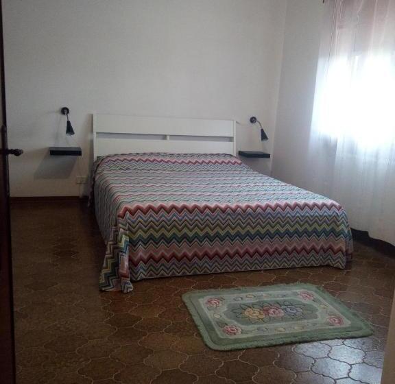 غرفة قياسية فردية, Summer S House