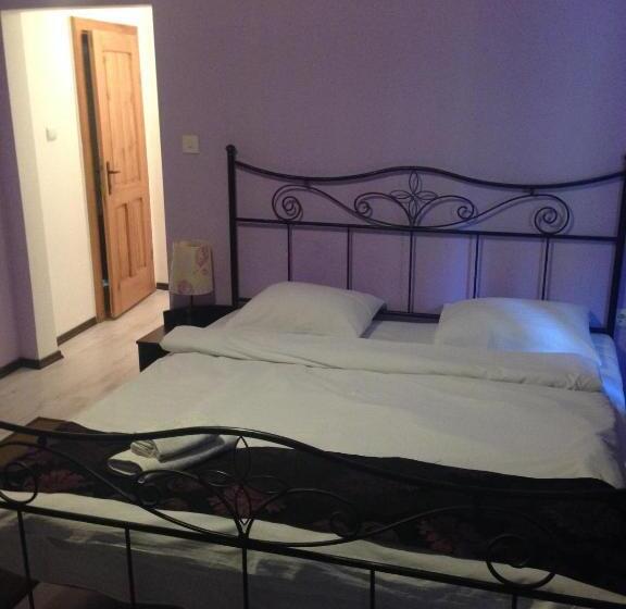 标准间, Vila Romana