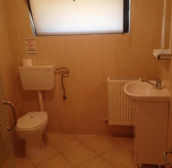 标准间, Vila Romana