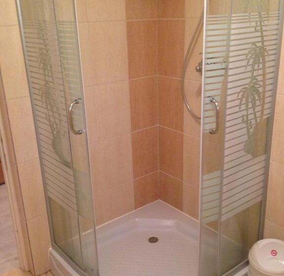 标准间, Vila Romana