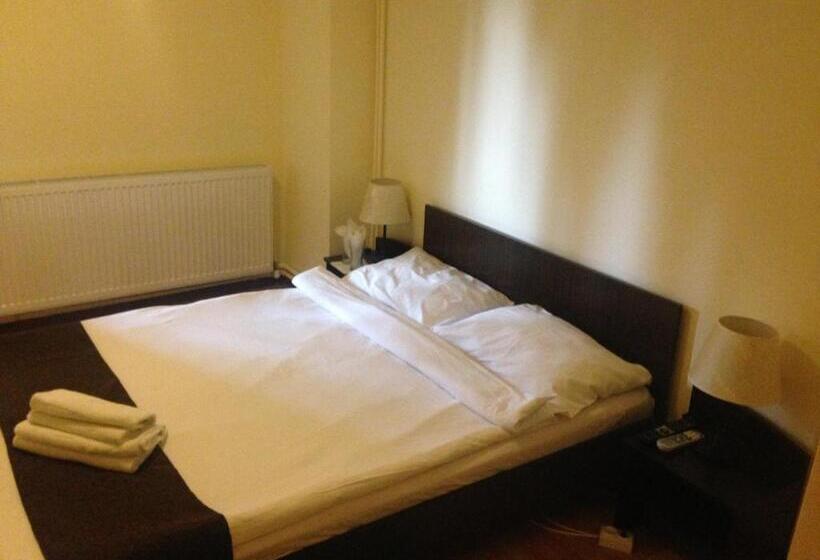 标准间, Vila Romana