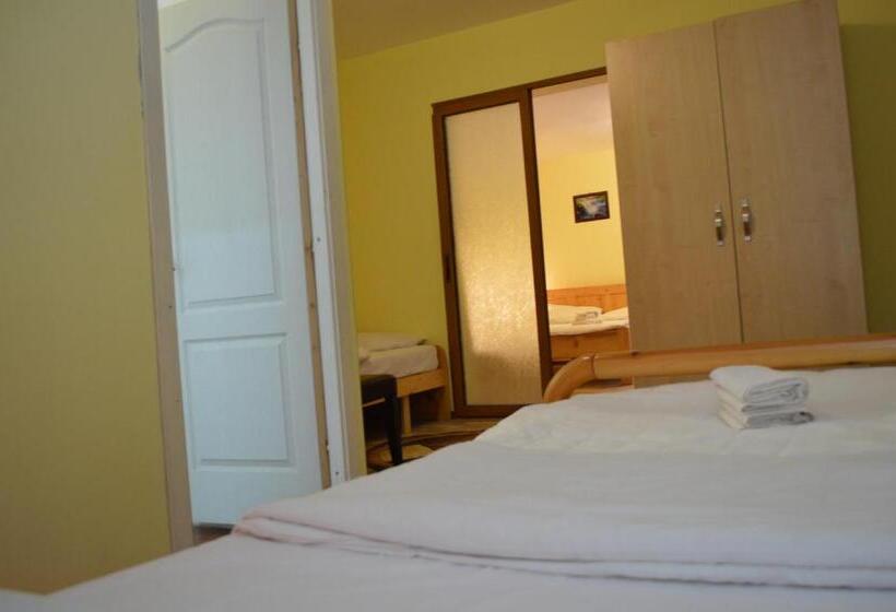 5人标间, Vila Romana