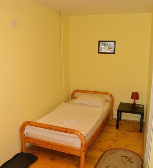 5人标间, Vila Romana