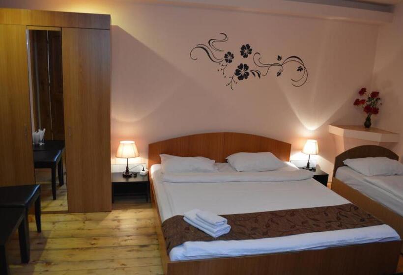 5人标间, Vila Romana