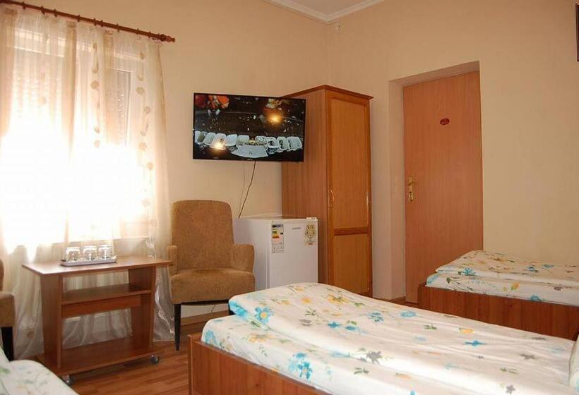 Трехместный Номер Комфорт, Pensiunea Olimp