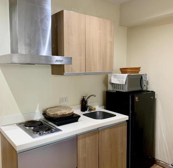 استودیو استاندارد با بالکن, Azure Staycation By Ra