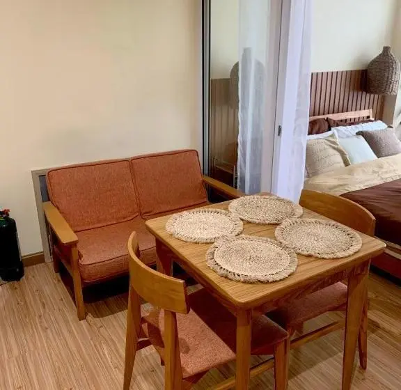 استودیو استاندارد با بالکن, Azure Staycation By Ra