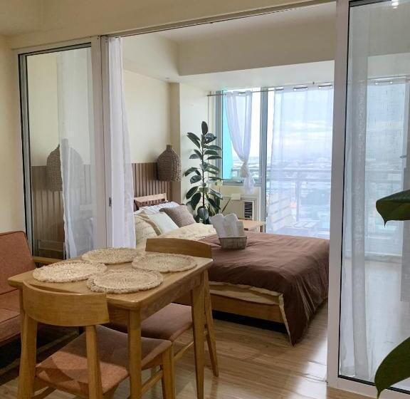 استودیو استاندارد با بالکن, Azure Staycation By Ra