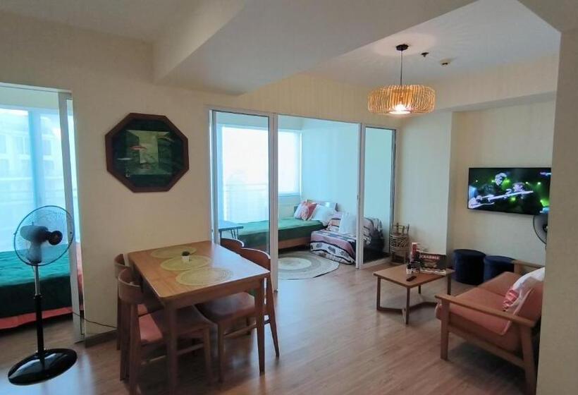 דירת חדר, Beach View Unit 2 Bedrooms In Azure Urban Resort Residences