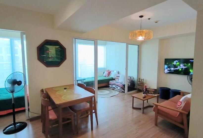 דירת חדר, Beach View Unit 2 Bedrooms In Azure Urban Resort Residences