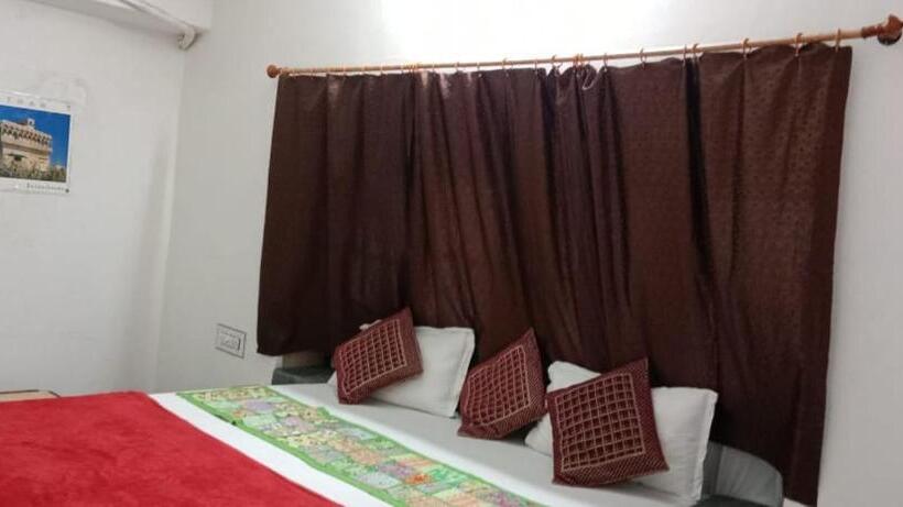 デラックスルーム, Bhadu