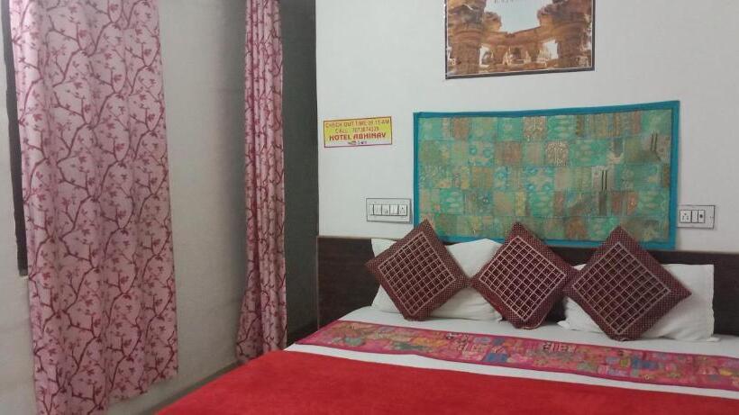 デラックスルーム, Bhadu