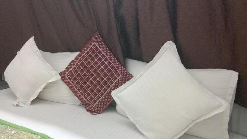 デラックスルーム, Bhadu