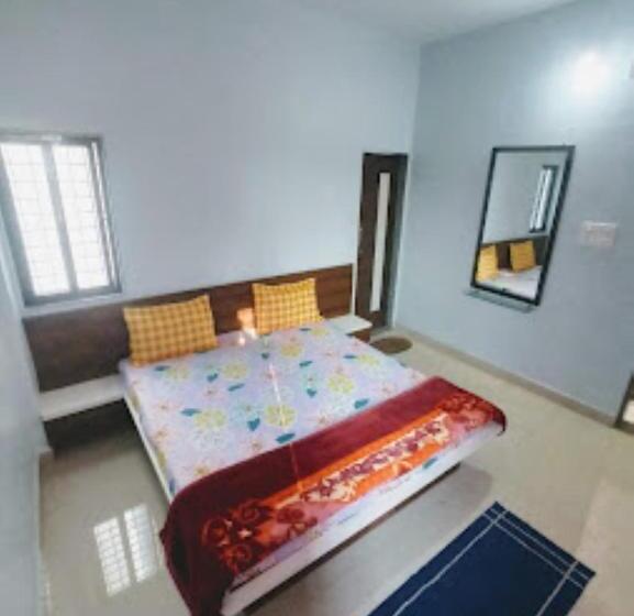 スタンダードルーム, Adiraj Palace And Lodging, Shani Shingnapur