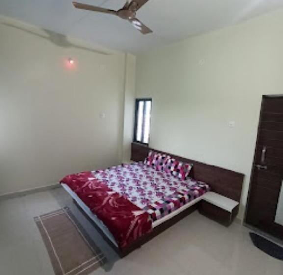 Номер Стандарт, Adiraj Palace And Lodging, Shani Shingnapur