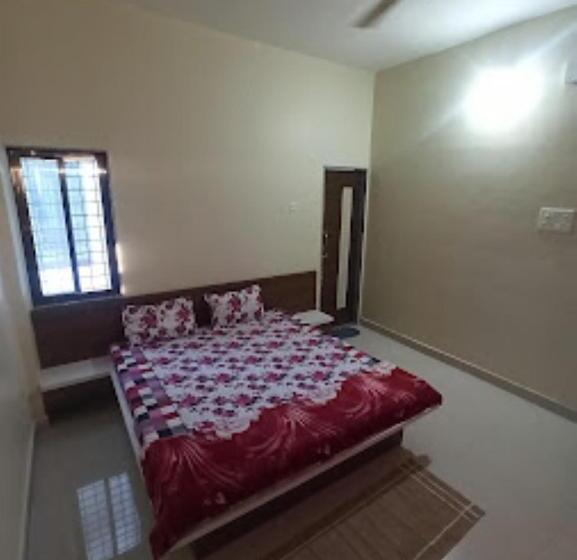 スタンダードルーム, Adiraj Palace And Lodging, Shani Shingnapur