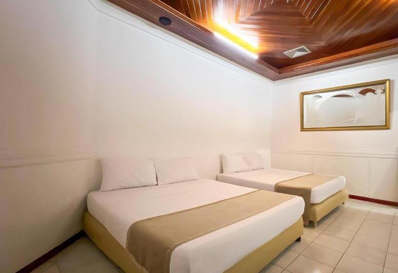 غرفة قياسية رباعية, Barranquilla Prado