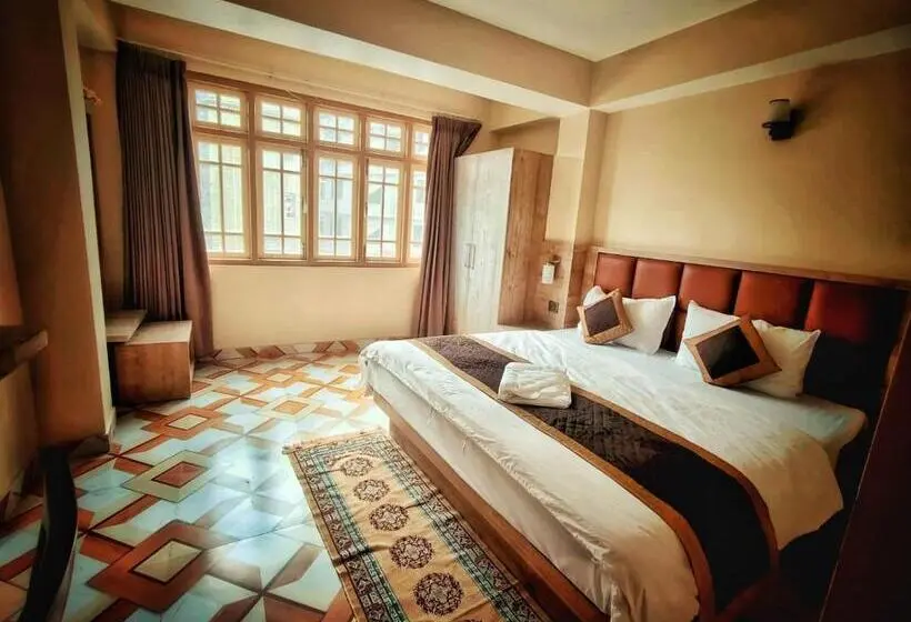 Deluxe Kolmen Hengen Huone, Broz Nazom Retreat Gangtok